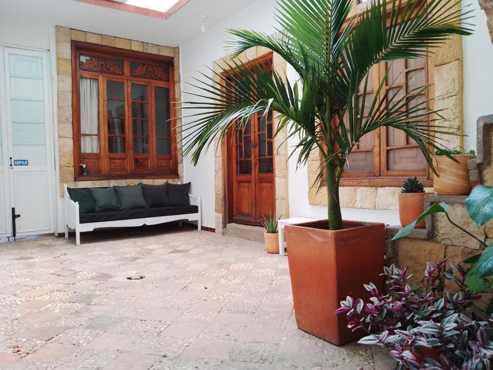Casita De Piedra Bed & Breakfast Bogota Bagian luar foto